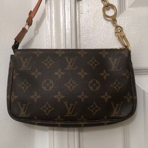 AUTHENTIC LOUIS VUITTON CLUTCH